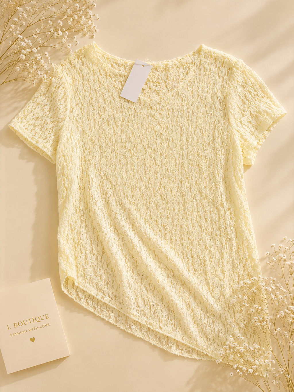 Pastel Geel T-shirt met Kanten Details A-symmetrisch