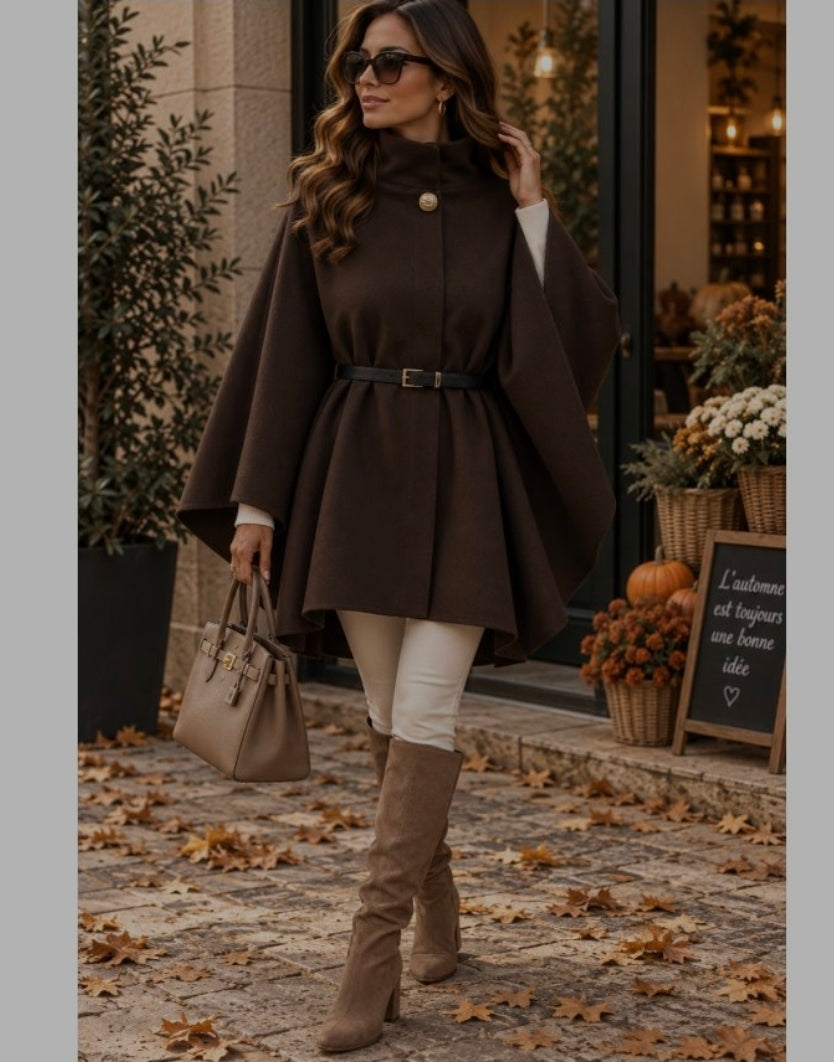 Belted Cape Coat — Tijdloze Elegantie